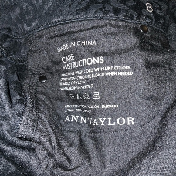 Ann Taylor Black Curvy Fit jeans Size 8 - Picture 5 of 6
